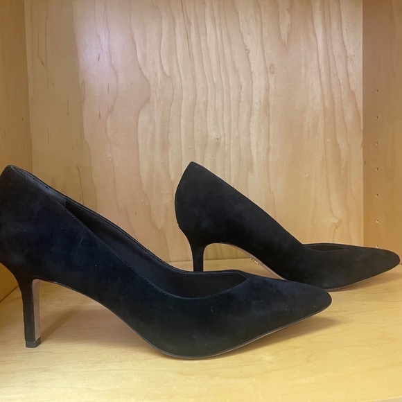 Veronica Beard Black Lisa Suede Pumps - Size 8M - worn once - Picture 1 of 9
